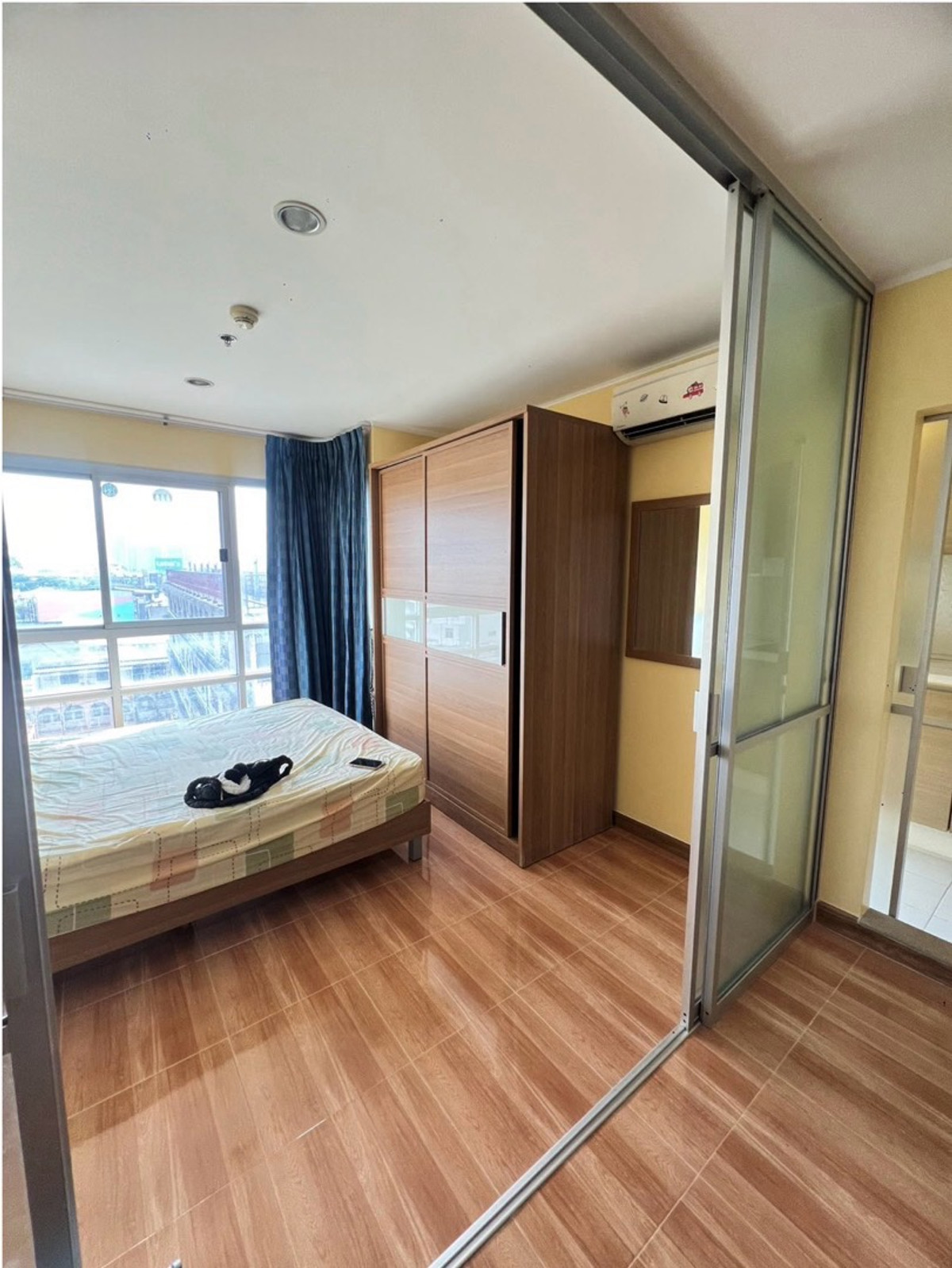 For RentCondoBang Sue, Wong Sawang, Tao Pun : For rent, very large room, U delight at bangsue station, fully furnished and electrical appliances.