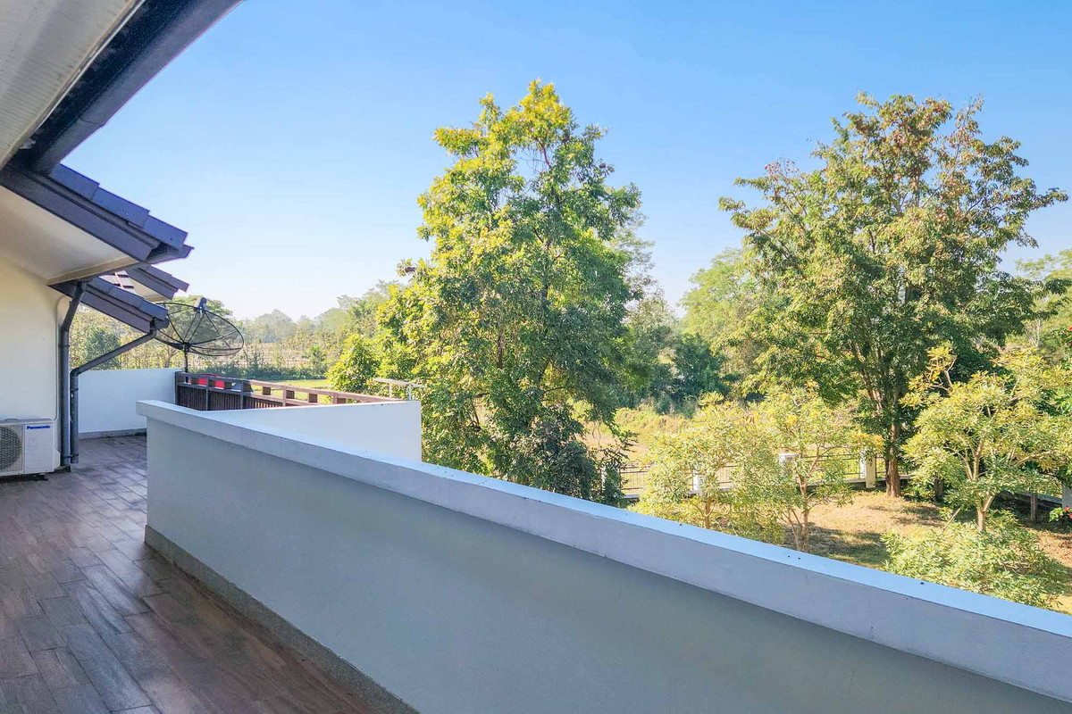 ขายบ้านเชียงใหม่ : บ้านสวนส่วนตัวหลังใหญ่ พร้อมสระว่ายน้ำ บรรยากาศเงียบสงบ