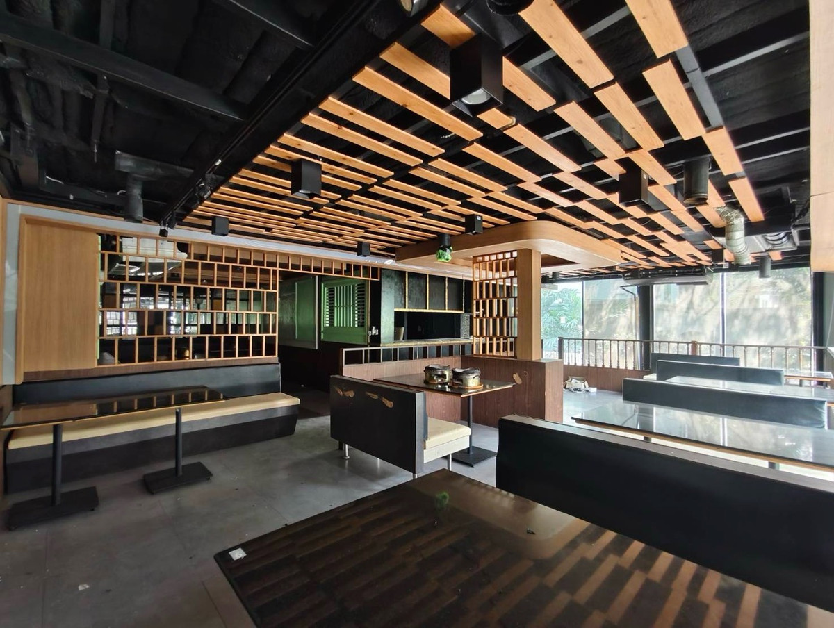 ให้เช่าร้านค้า/ตลาดนัดสุขุมวิท อโศก ทองหล่อ : พื้นที่เช่า ทำธุรกิจ ขนาด 250 ตรม 2 ชั้น @ ทองหล่อ ใกล้ BTS ทองหล่อ 900 เมตร มีที่จอดรถ