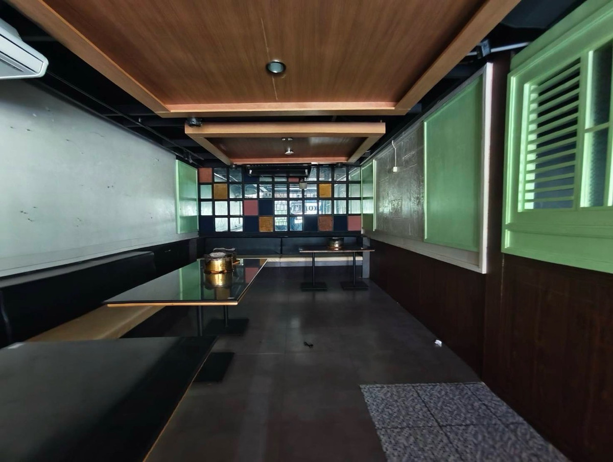 ให้เช่าร้านค้า/ตลาดนัดสุขุมวิท อโศก ทองหล่อ : พื้นที่เช่า ทำธุรกิจ ขนาด 250 ตรม 2 ชั้น @ ทองหล่อ ใกล้ BTS ทองหล่อ 900 เมตร มีที่จอดรถ