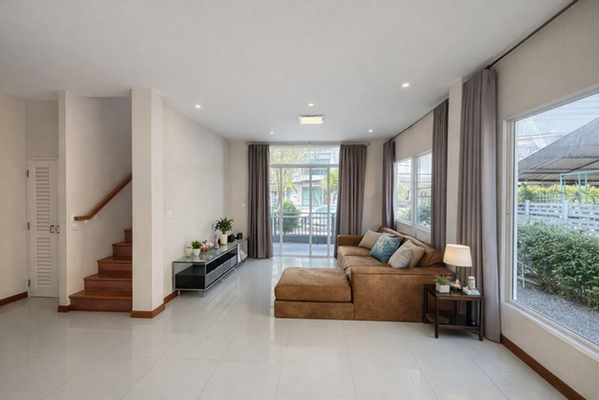 ขายบ้านลาดกระบัง สุวรรณภูมิ : คาซ่า พรีเมี่ยม อ่อนนุช วงแหวน  ไม่ใช่ทุกวัน…ที่บ้าน 4 ห้องนอน ทิศเหนือ ในโครงการพรีเมียม จะเปิดขายที่ 7.5 ล้าน