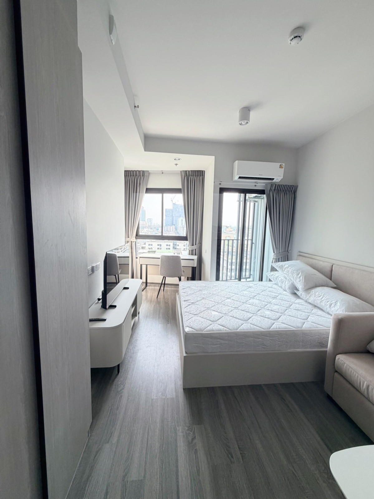 For RentCondoSeri Thai, Ramkhamhaeng Nida : Ideo Ramkhamhaeng–Lamsali Station | Studio 24 sq.m. | 12,000 THB/month | Walkable to MRT Lam Sali