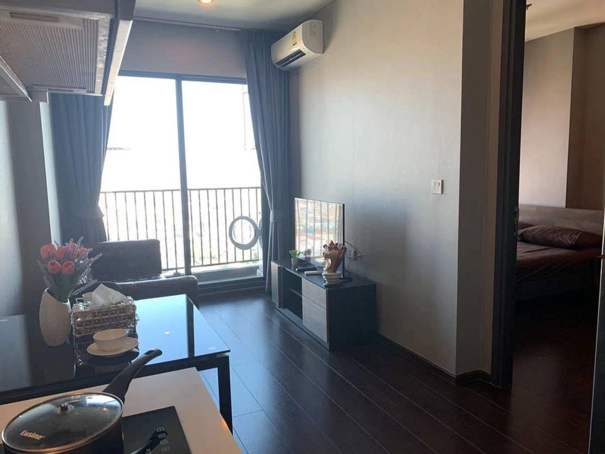 For RentCondoSukhumvit, Asoke, Thonglor : urgent! C Ekkamai, fully furnished room, very good view. Click to see more pictures.