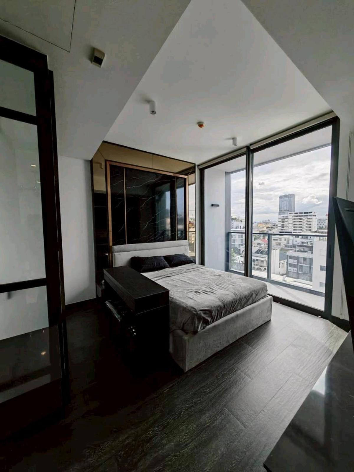 For RentCondoSathorn, Narathiwat : Condo for rent near BTS St. Louis | Tait Sathorn 12 | Potential location in the heart of Sathorn | Pets allowed (Pet Friendly) 🐶