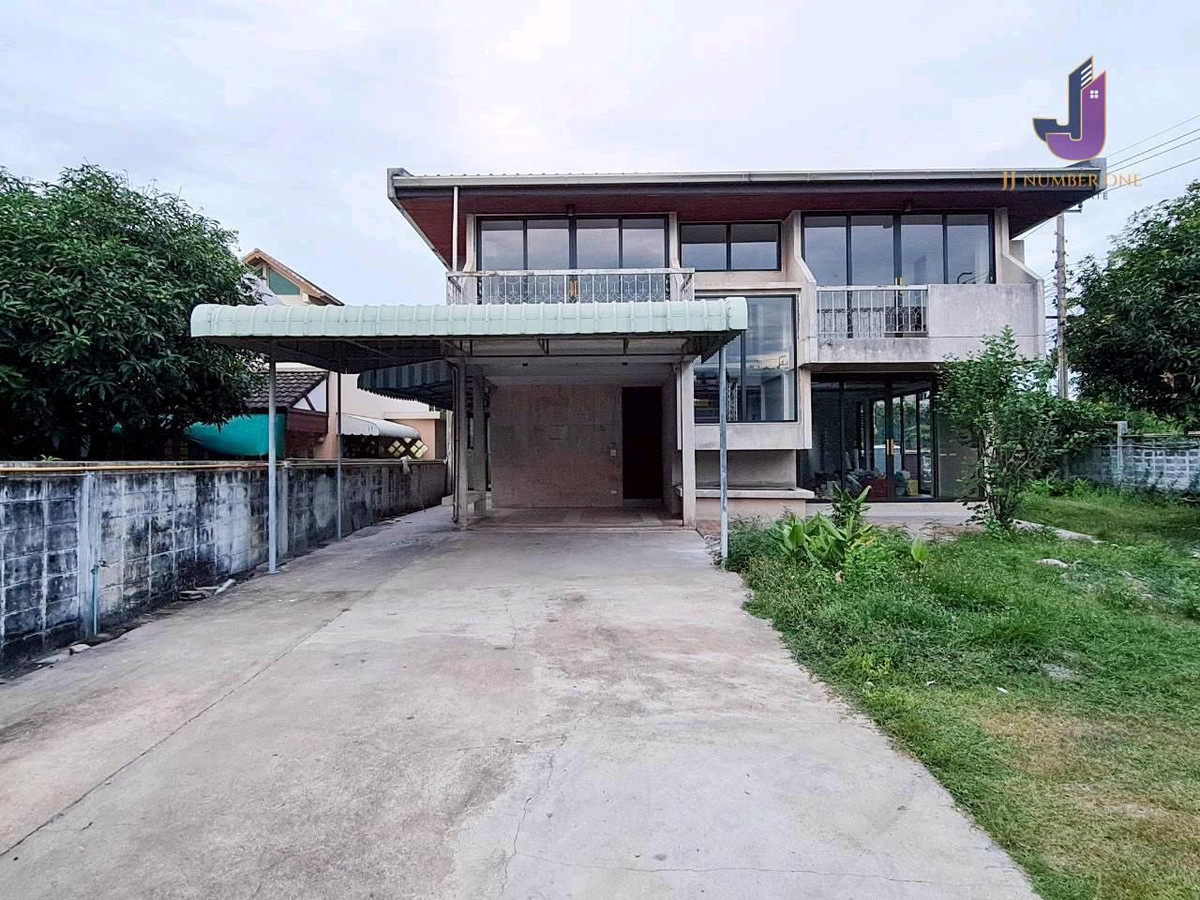 ขายบ้านพระราม 5 ราชพฤกษ์ บางกรวย : บ้านพร้อมที่ดินขนาดใหญ่ในทำเลใกล้เมือง