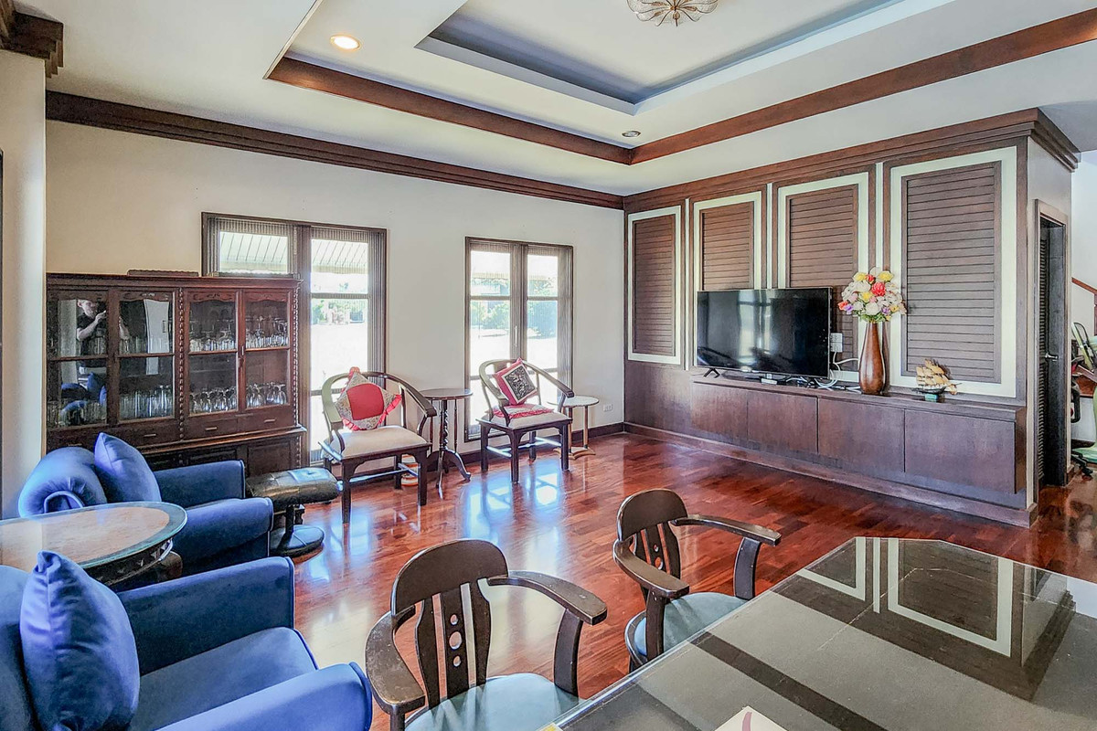 ขายบ้านเชียงใหม่ : บ้านสวนส่วนตัวหลังใหญ่ พร้อมสระว่ายน้ำ บรรยากาศเงียบสงบ