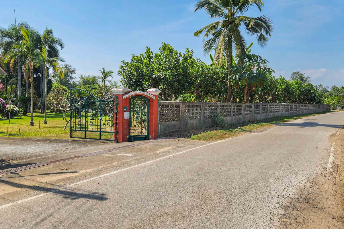 ขายบ้านเชียงใหม่ : บ้านพักส่วนตัววิวภูเขา พร้อมสวนลำไย 84 ต้น ใกล้สนามกอล์ฟ, เชียงใหม่