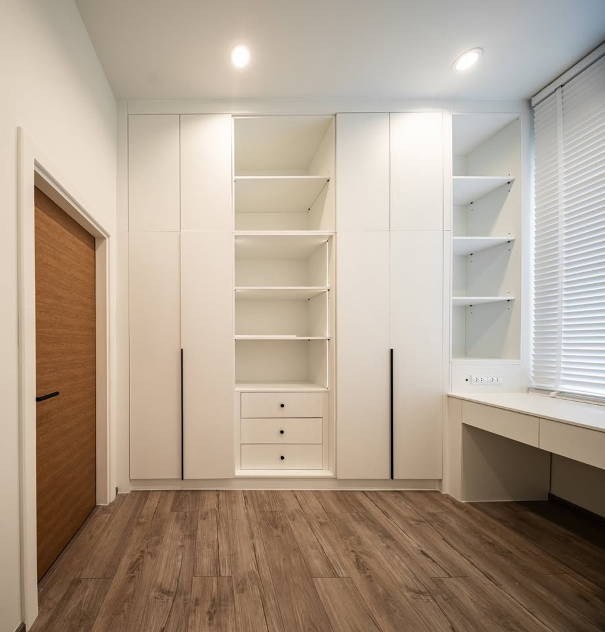 Chokchai 4, Ladprao 71, Ladprao 48, : Luxury pool villa for rent in Ladprao area, 300,000 THB/month, also available for sale at 30 million THB/month [MKh260203]