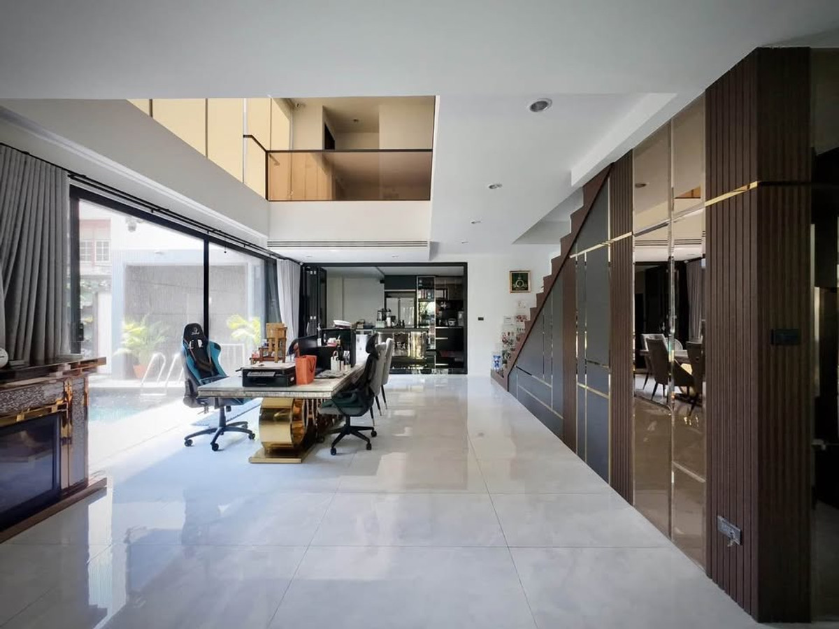 For SaleHouseSapankwai,Jatujak : Single house Inthamara 28 / 5 bedrooms (for sale), Single house Inthamara 28 / 5 Bedrooms (FOR SALE) TPM323