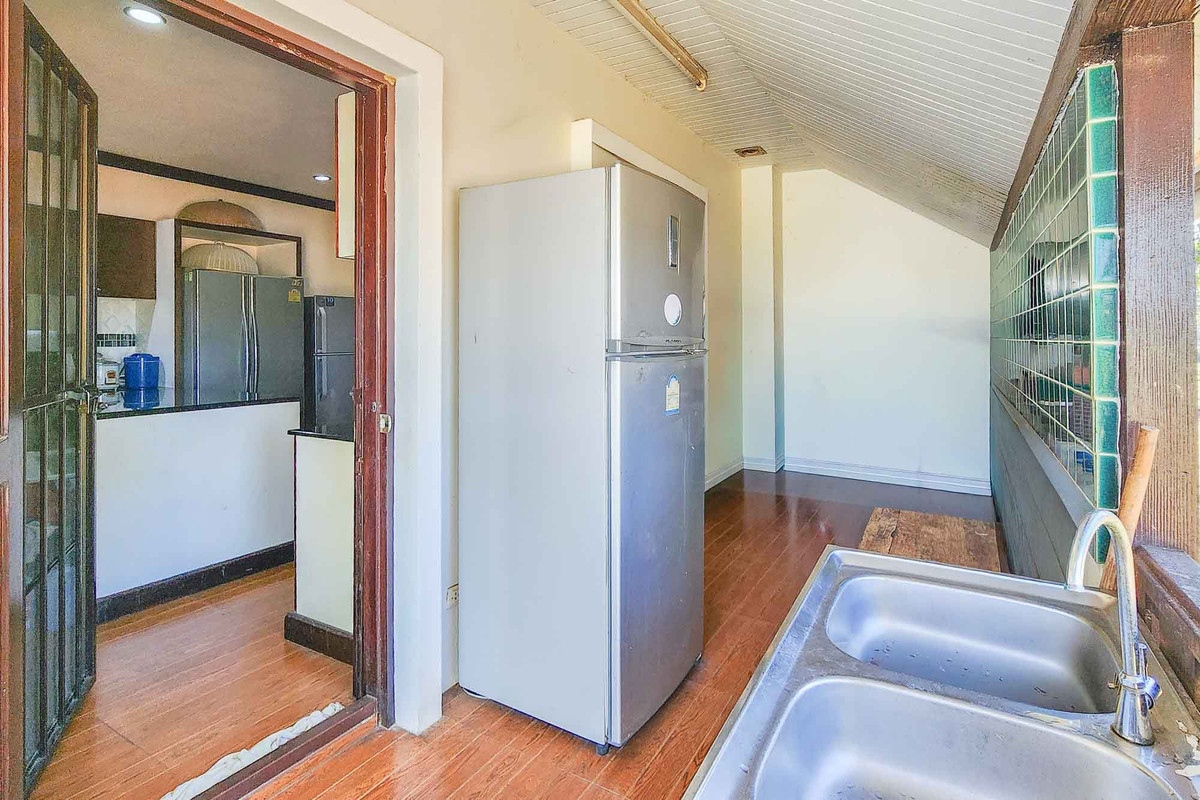 ขายบ้านเชียงใหม่ : บ้านสวนส่วนตัวหลังใหญ่ พร้อมสระว่ายน้ำ บรรยากาศเงียบสงบ