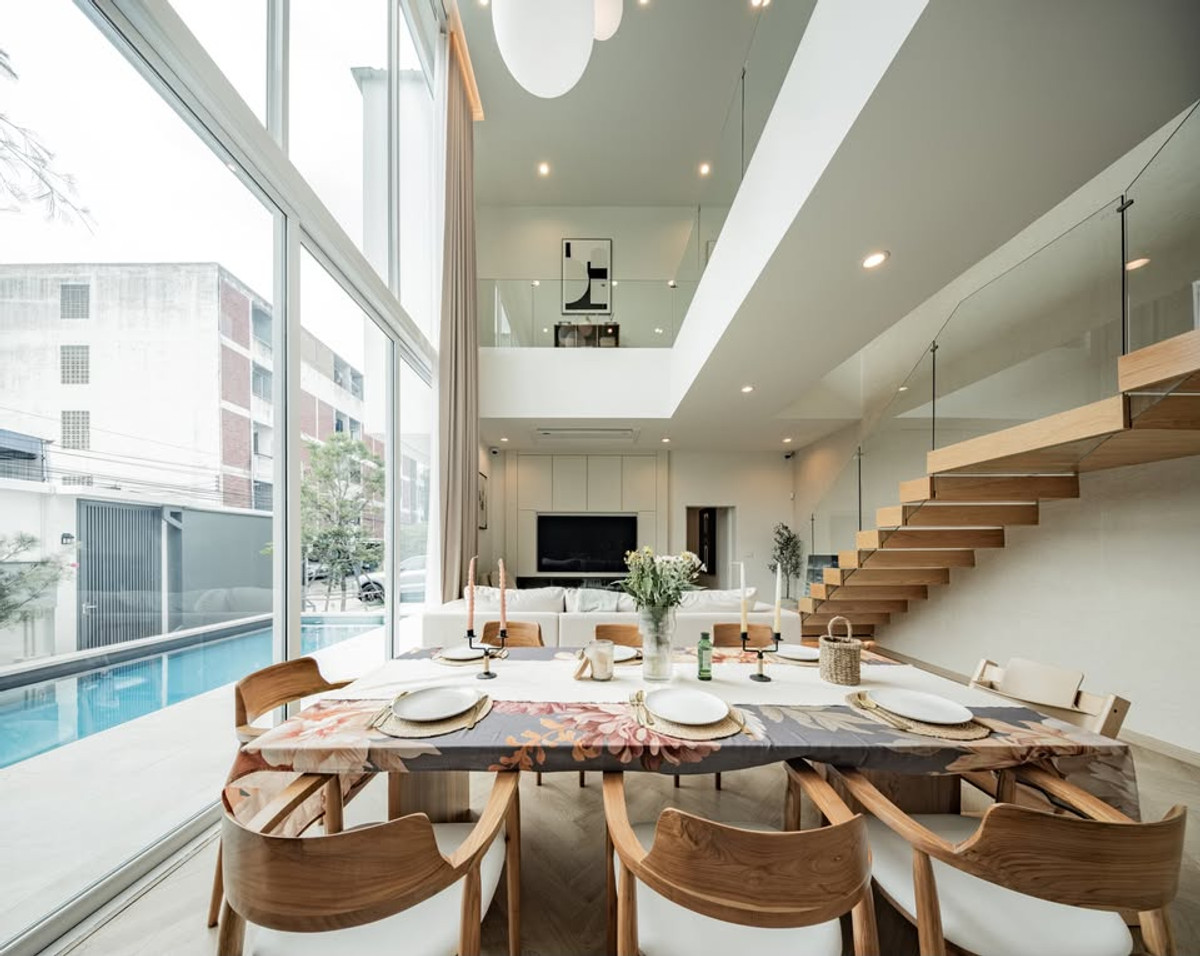 Chokchai 4, Ladprao 71, Ladprao 48, : Luxury pool villa for rent in Ladprao area, 300,000 THB/month, also available for sale at 30 million THB/month [MKh260203]