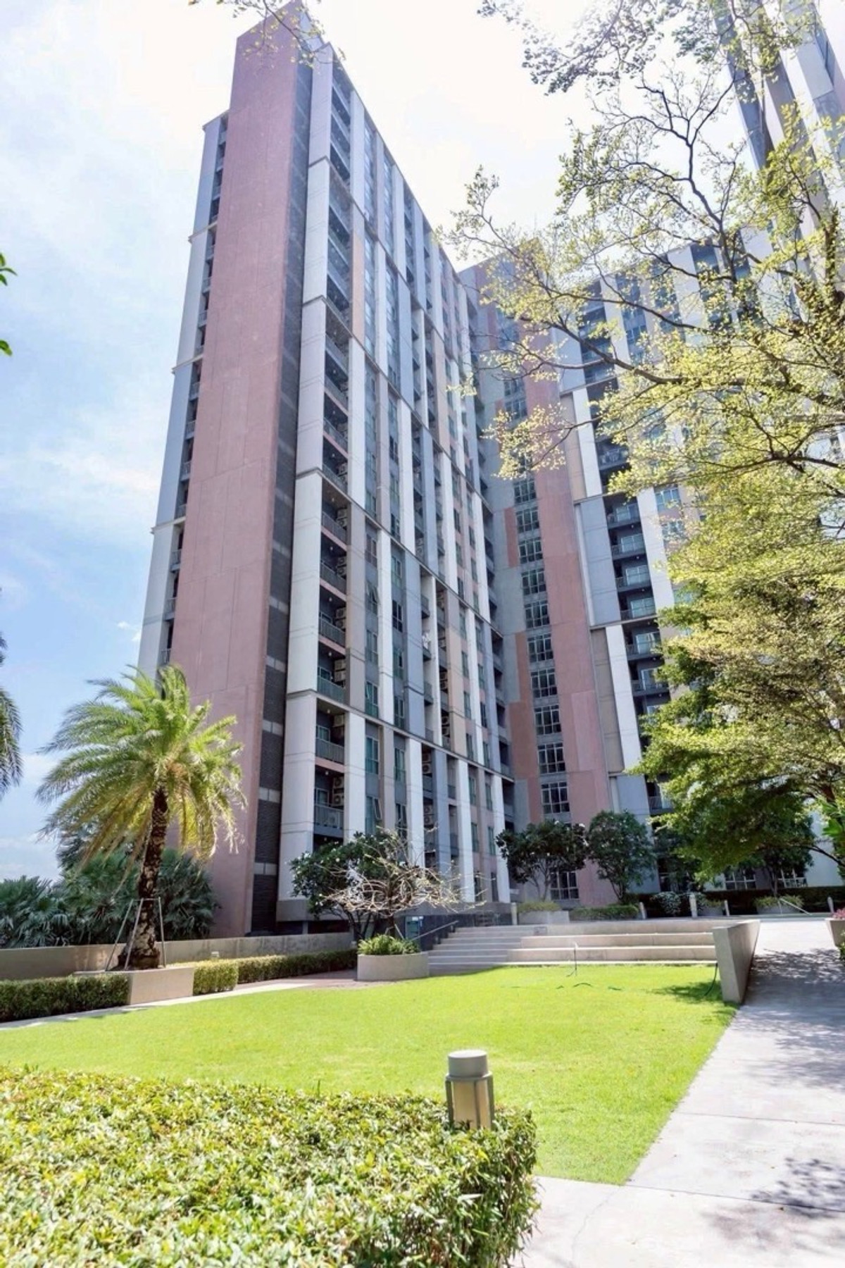 ให้เช่าคอนโดแจ้งวัฒนะ เมืองทอง : 📍 โครงการ : The Key Chaengwatthana
🚝 ใกล้ : MRT สายสีชมพู สถานีศรีรัช
💵 ราคาเช่า : 9,500 บาท / เดือน