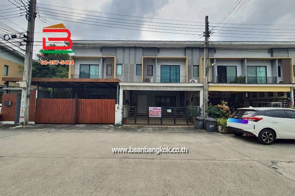 ขายทาวน์โฮมเกษตรศาสตร์ รัชโยธิน : ทาวน์โฮม เดอะคอนเนค 12 (รามอินทรา 65 แยก 2-2-2) เนื้อที่ 27.2 ตรว. ใกล้เพลินนารี่มอลล์ ถนนรามอินทรา แขวงท่าแร้ง เขตบางเขน