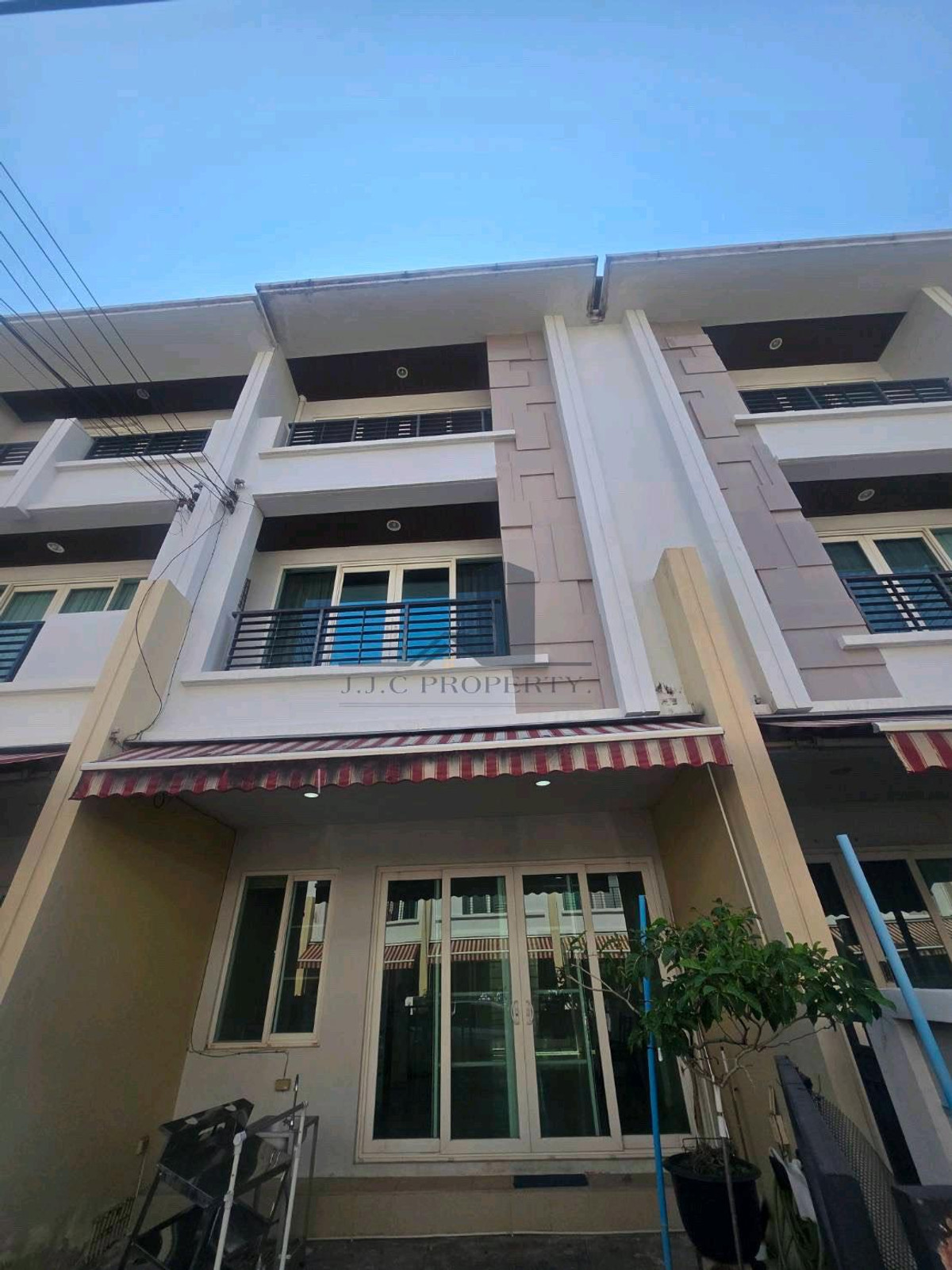 For RentTownhomeYothinpattana,CDC : 📌Urgent sale Baan Klang Muang S-Sense Rama 9 – Lat Phrao