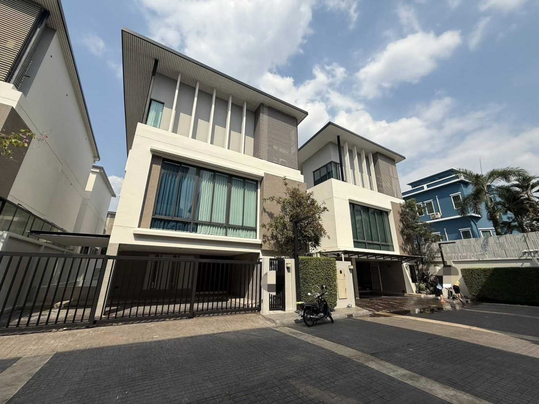 For SaleHouseYothinpattana,CDC : Single house for sale, The Glamour Ekkamai-Pradit Manutham, 412 sq m, 59 sq wah, near Central EastVille.