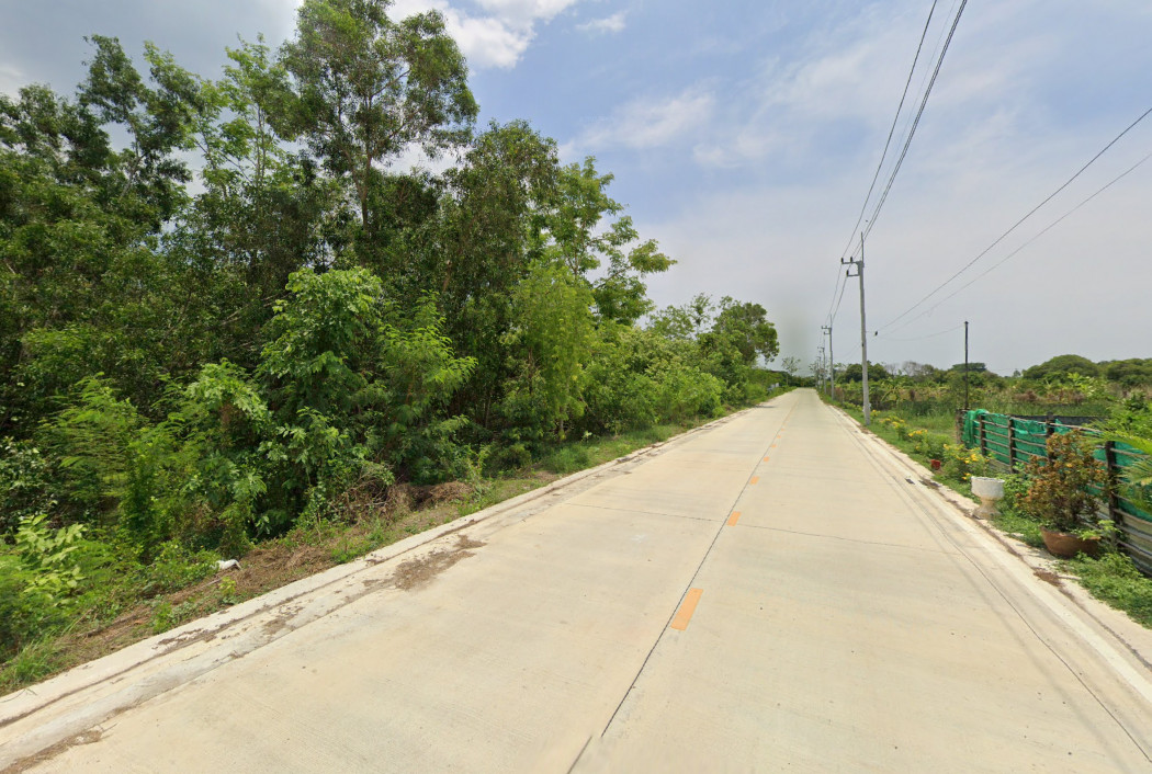 For SaleLandPathum Thani,Rangsit, Thammasat : Land for sale in Soi Erawan 20, measuring 2 rai and 19 sq wa. Located just 6.8 km from Khlong Luang Road. KK