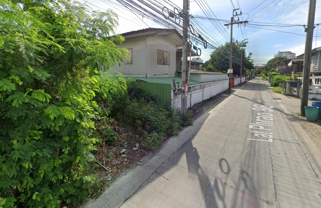 ขายที่ดินเลียบทางด่วนรามอินทรา : ขาย ที่ดิน ซอยลาดพร้าว 96 ขนาด 104 ตรว ใกล้ถ.ลาดพร้าวแค่ 800 ม. KK