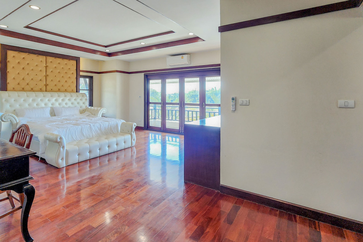 ขายบ้านเชียงใหม่ : บ้านสวนส่วนตัวหลังใหญ่ พร้อมสระว่ายน้ำ บรรยากาศเงียบสงบ