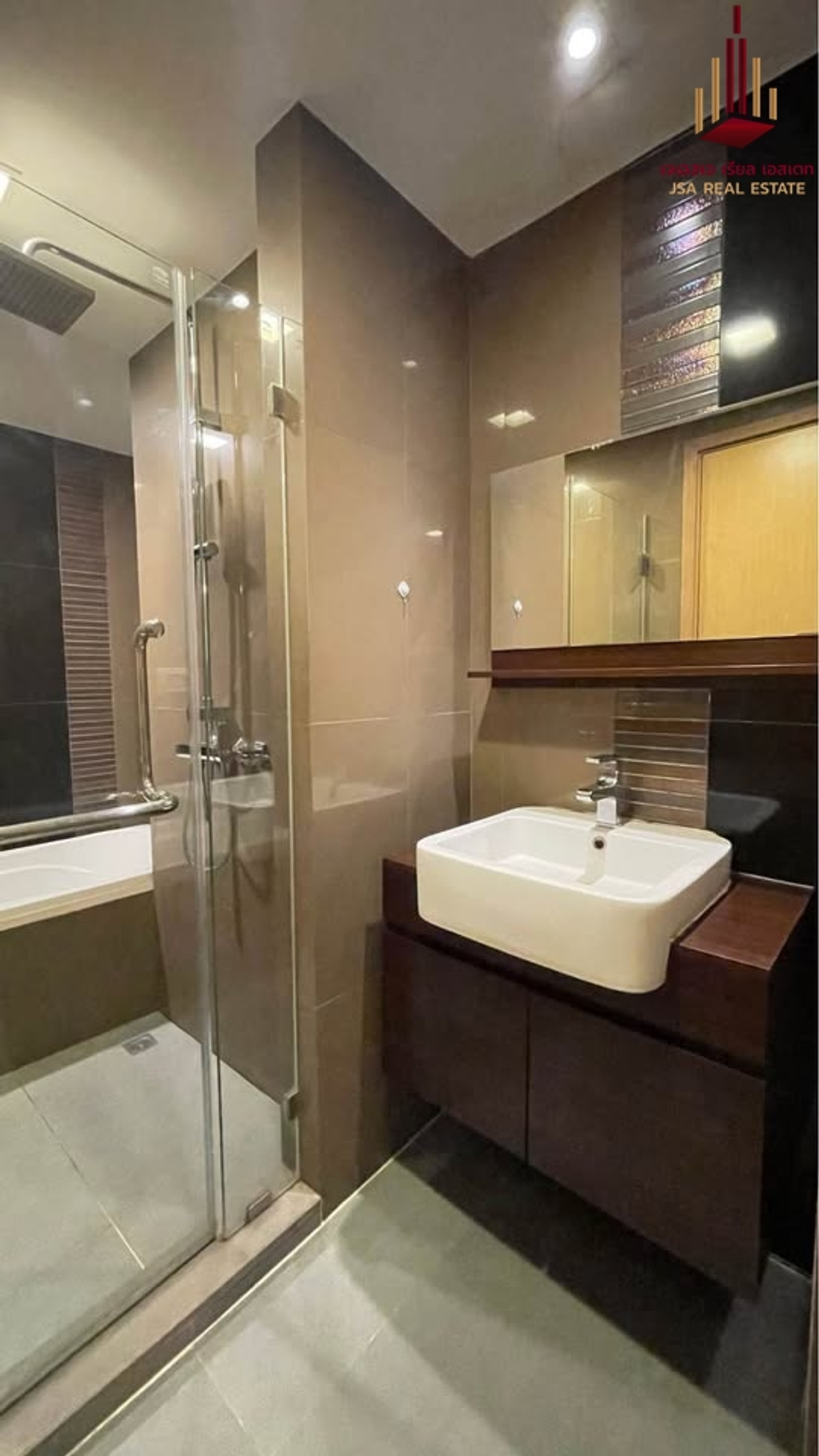 For SaleCondoNana, North Nana,Sukhumvit13, Soi Nana : ✨ For Sale: Inter lux premier sukhumvit 13 Condo ✨ 💰 Only 7,200,000 THB