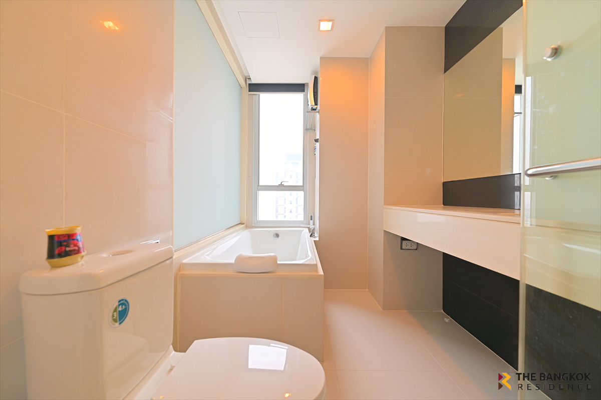 ขายคอนโดรัชดา ห้วยขวาง : 🏙️✨ 2 ห้องนอน ชั้นสูง - Rhythm Ratchada-Huai Khwang ใกล้ MRT ห้วยขวาง 