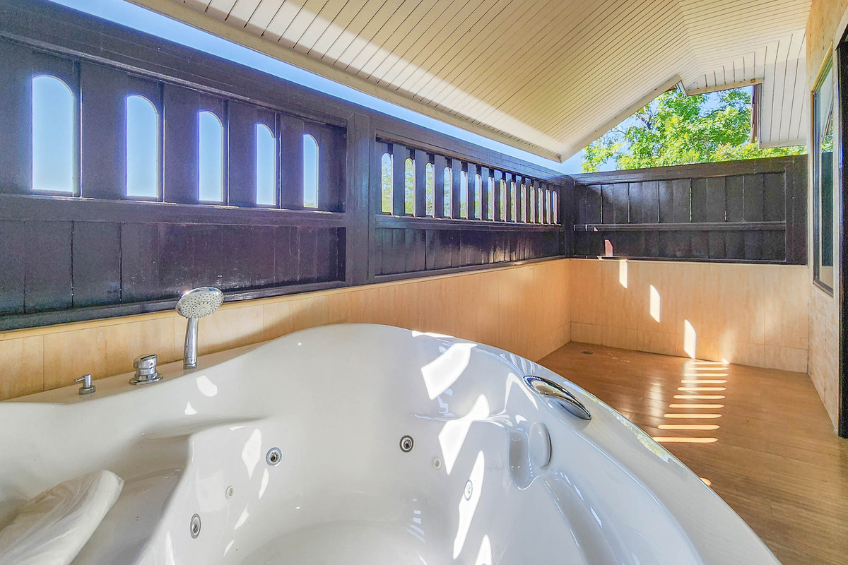 ขายบ้านเชียงใหม่ : บ้านสวนส่วนตัวหลังใหญ่ พร้อมสระว่ายน้ำ บรรยากาศเงียบสงบ