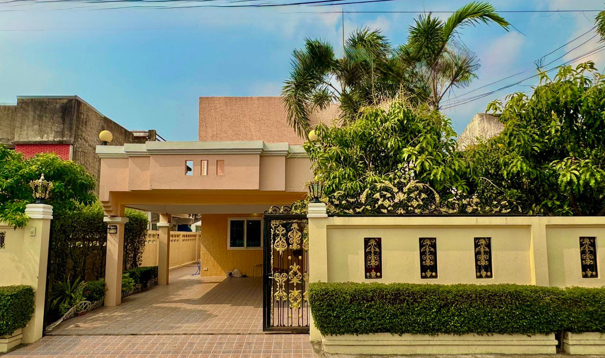 For RentHouseMin Buri, Romklao : House for rent, Sammakorn Ramkhamhaeng 112, call 0999983897.