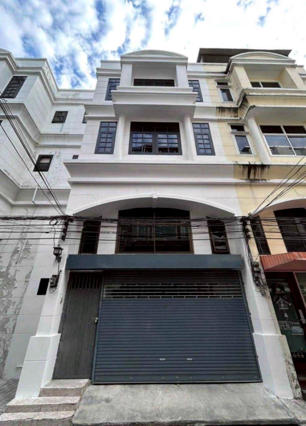 For RentShop HouseSukhumvit, Asoke, Thonglor : Commercial building for rent in Sukhumvit 49 near BTS Phrom Phong 🎋🌟🌟