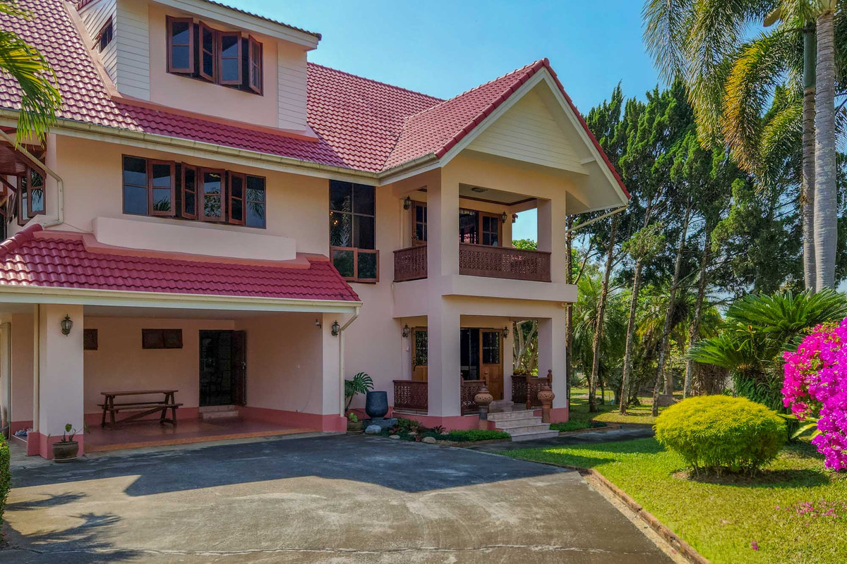 ขายบ้านเชียงใหม่ : บ้านพักส่วนตัววิวภูเขา พร้อมสวนลำไย 84 ต้น ใกล้สนามกอล์ฟ, เชียงใหม่