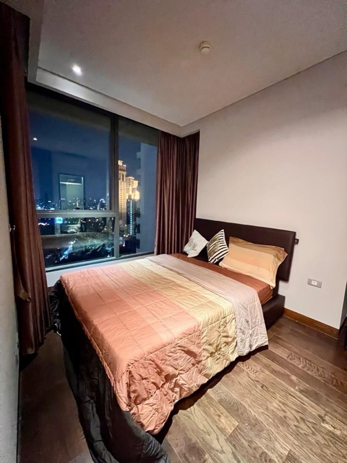 ให้เช่าคอนโดสุขุมวิท อโศก ทองหล่อ : Lumpini 24. for rent - 0816037454