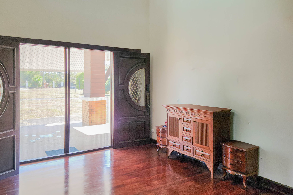 ขายบ้านเชียงใหม่ : บ้านสวนส่วนตัวหลังใหญ่ พร้อมสระว่ายน้ำ บรรยากาศเงียบสงบ