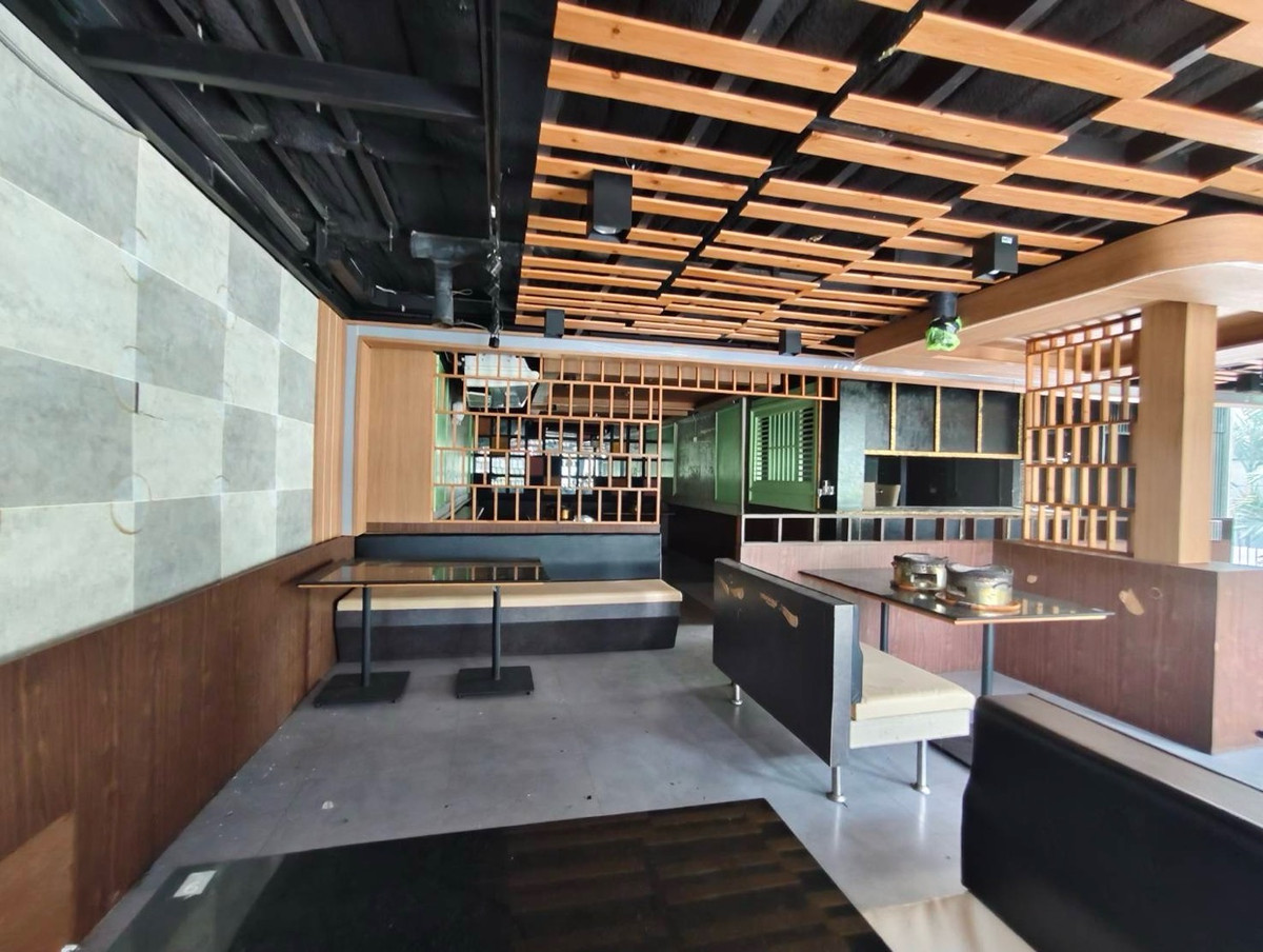 ให้เช่าร้านค้า/ตลาดนัดสุขุมวิท อโศก ทองหล่อ : พื้นที่เช่า ทำธุรกิจ ขนาด 250 ตรม 2 ชั้น @ ทองหล่อ ใกล้ BTS ทองหล่อ 900 เมตร มีที่จอดรถ