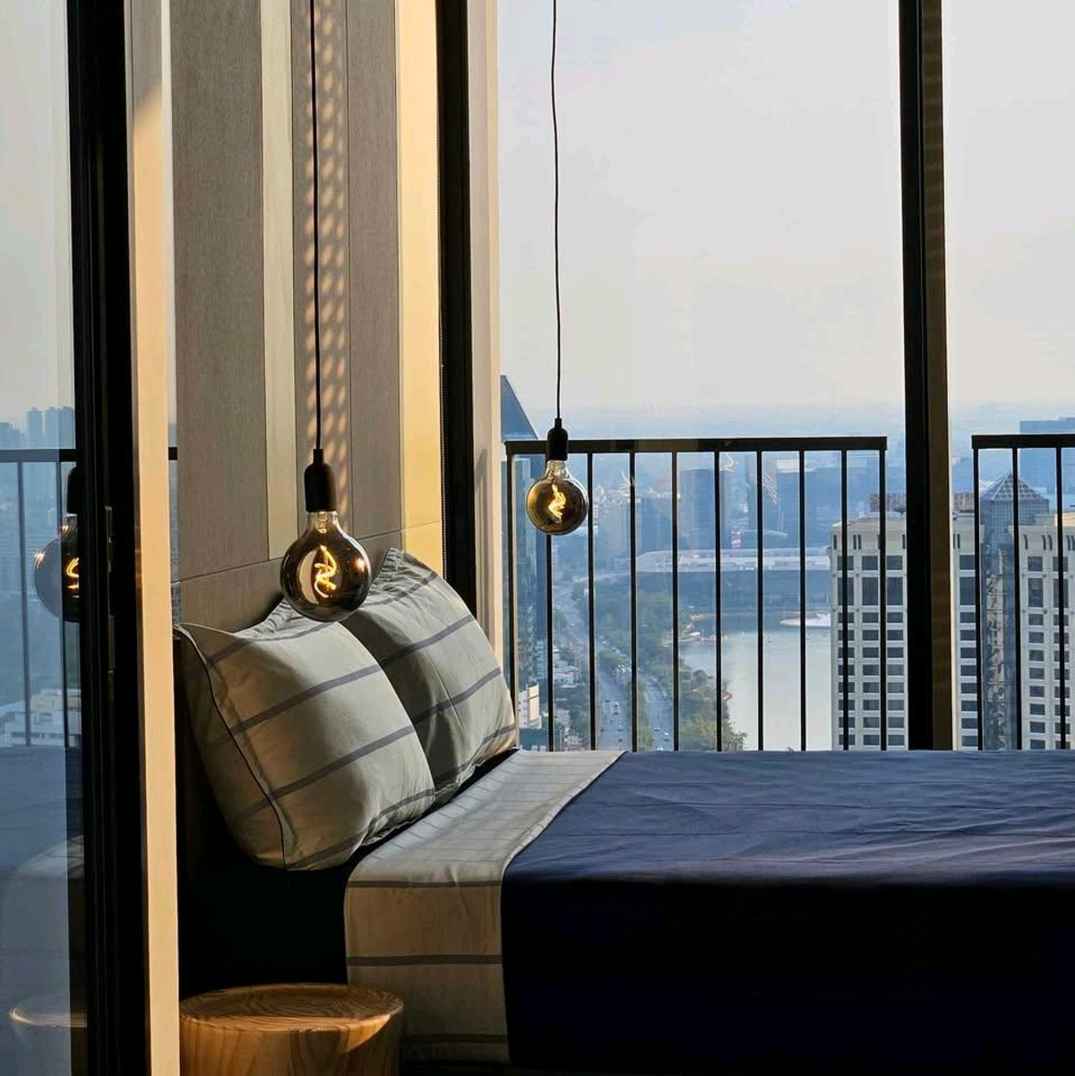 For RentCondoSukhumvit, Asoke, Thonglor : 📌For RENT | Noble BE19 - 1BR (45 sqm) Corner Unit 45,000 THB