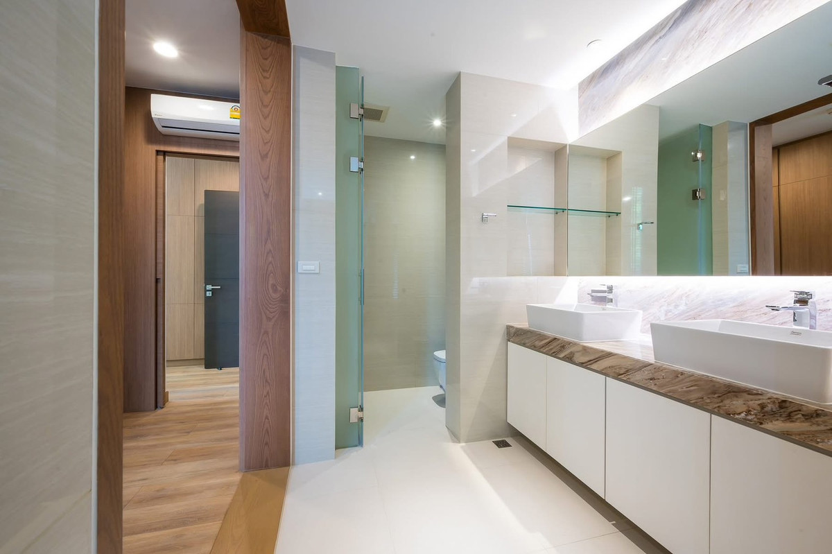 For SaleCondoOnnut, Udomsuk : Park Court Sukhumvit 77 / Pet-Friendly Spacious waterside in Onnut area. / 3 bed 285 sq.m.Tel. 0937890899