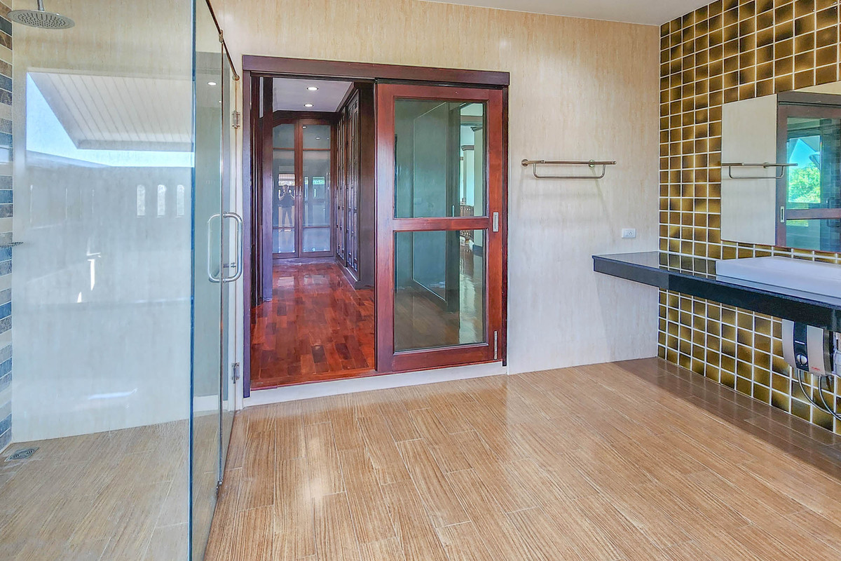 ขายบ้านเชียงใหม่ : บ้านสวนส่วนตัวหลังใหญ่ พร้อมสระว่ายน้ำ บรรยากาศเงียบสงบ