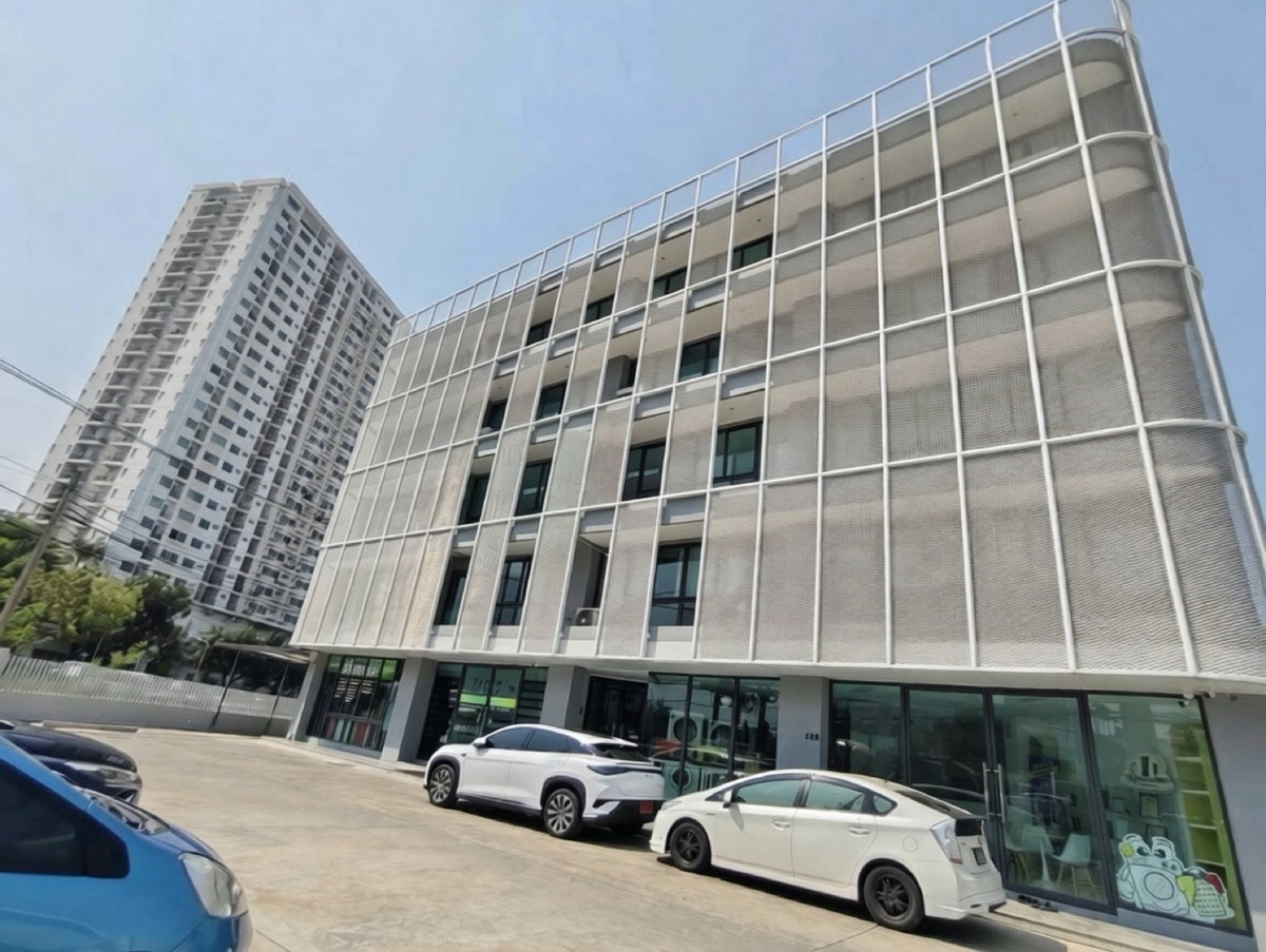 For RentOfficePattanakan, Srinakarin : Office for rent, only 5th floor, total 300 square meters, near the MRT Yellow Line 300 meters @ Soi Srinakarin 56 - Udomsuk, Bangkok