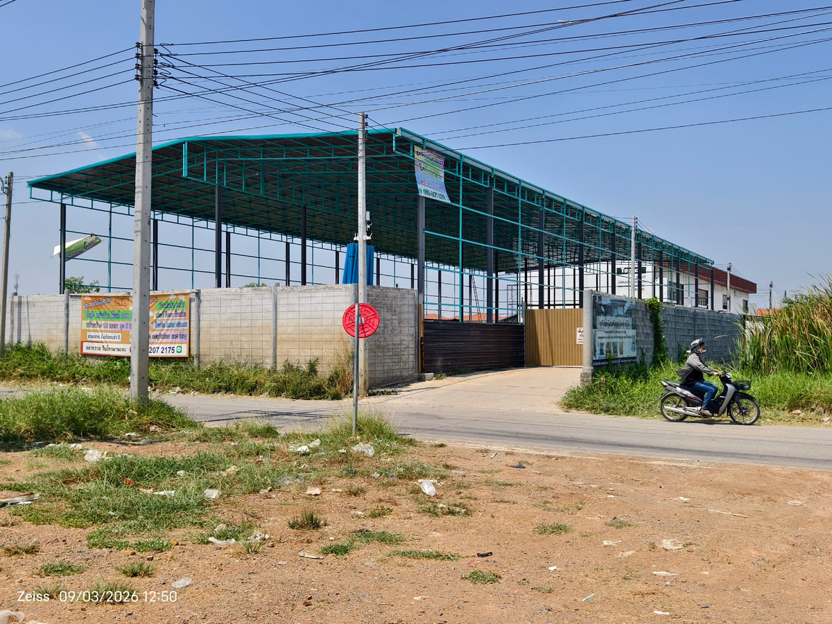 ขายโชว์รูมปทุมธานี รังสิต ธรรมศาสตร์ : ไม่ต้องเช่า!!! โกดัง แปลงใหญ่ 1000 ตรม. (แบ่งขาย) หน้าร้าน Show Room ติดถนน  ตรงข้ามตลาดบึงบัว  ซีเจมอร์ - รังสิต คลอง4 คลองหลวง