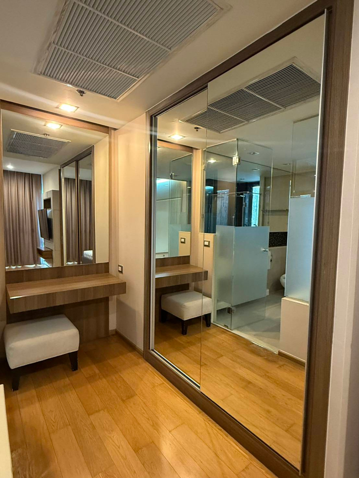 ขายคอนโดสาทร นราธิวาส : The Address Sathorn / 2นอน ห้องมุม ราคาดีที่สุดในตลาด ใกล้ BTS เซนต์หลุยส์ / 2 ห้องนอน 76 ตร.ม. โทร 0937890899