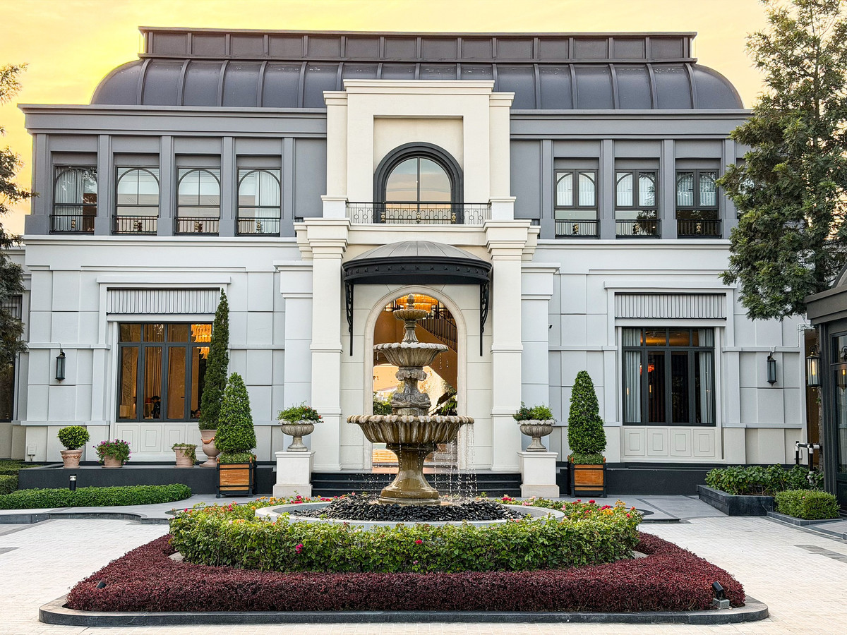 For RentHouseKasetsart, Ratchayothin : Narasiri Phahon–Watcharaphon (Narasiri Phahon–Watcharaphol) — Theparak Road 🏡 Brand new luxury house 100% never lived in | Fully furnished | Ready to move in immediately.