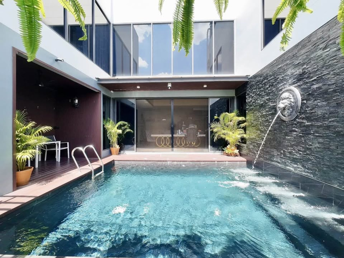 For SaleHouseSapankwai,Jatujak : Single house Inthamara 28 / 5 bedrooms (for sale), Single house Inthamara 28 / 5 Bedrooms (FOR SALE) TPM323