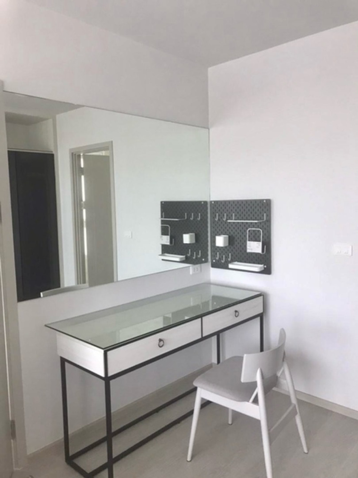 For RentCondoBang Sue, Wong Sawang, Tao Pun : 16,000 baht / month