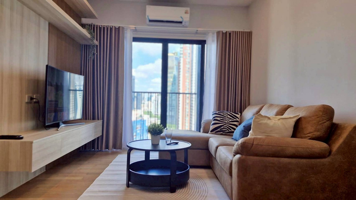 ให้เช่าคอนโดสุขุมวิท อโศก ทองหล่อ : ให้เช่า คอนโด เอกมัย โนเบิล รีวีล ชั้น18 ห้องใหญ่ 48 ตรม. 1ห้องนอน 1รับแขก เฟอร์ครบ เพียง 35k