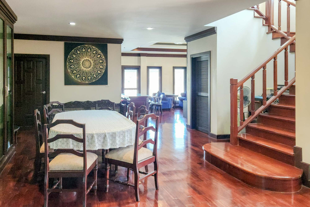 ขายบ้านเชียงใหม่ : บ้านสวนส่วนตัวหลังใหญ่ พร้อมสระว่ายน้ำ บรรยากาศเงียบสงบ