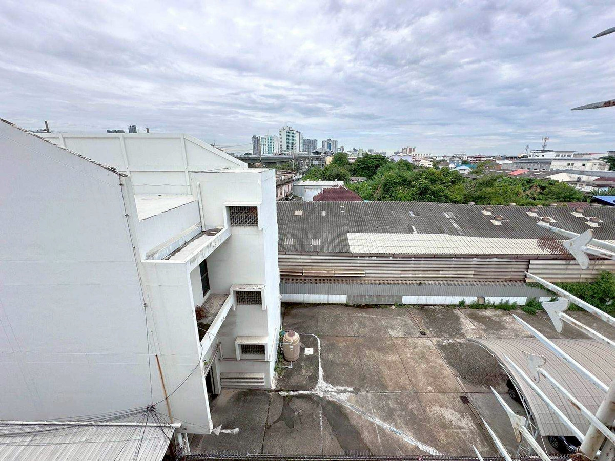 For SaleShop HouseBang kae, Phetkasem : Shophouse/commercial building for sale, 3 floors Soi Phetkasem 18/1, near MRT Bang Phai, MRT Tha Phra, very good location, only 20 meters from the main road.