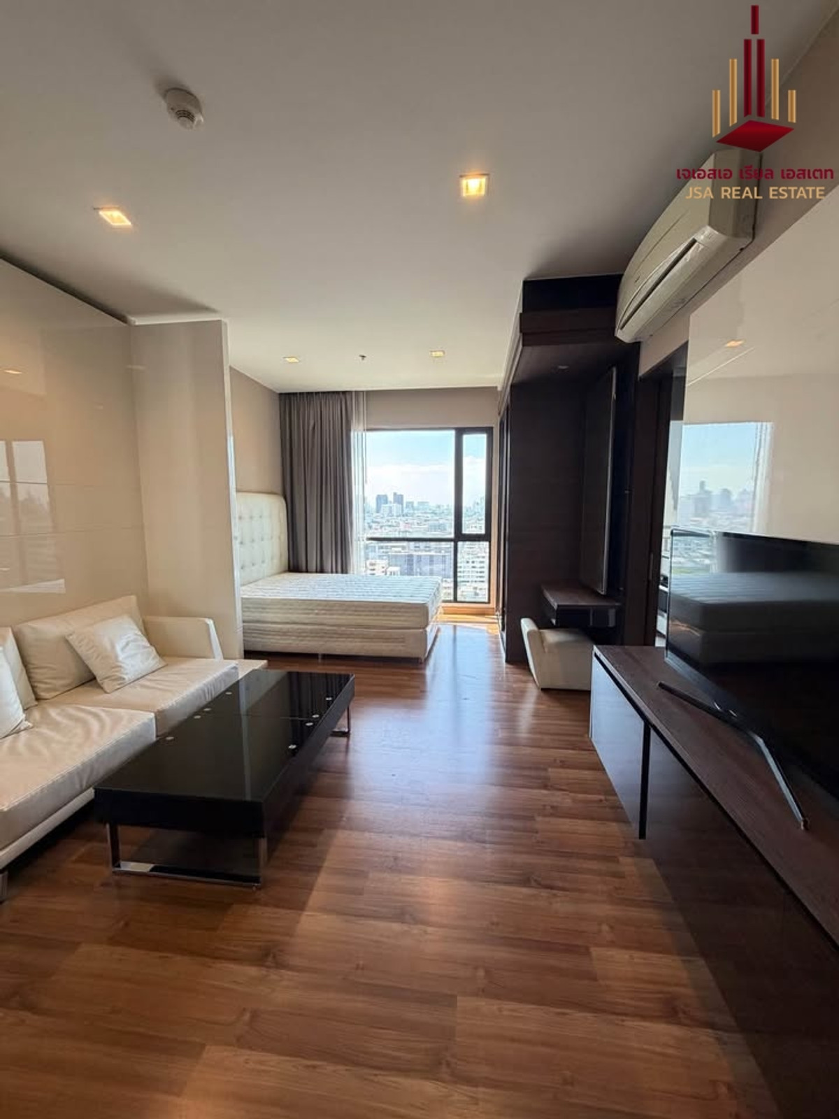 ให้เช่าคอนโดรัชดา ห้วยขวาง : ✨ For Rent: IVY Ampio Condo ✨  💰 Only 20,000 THB/month