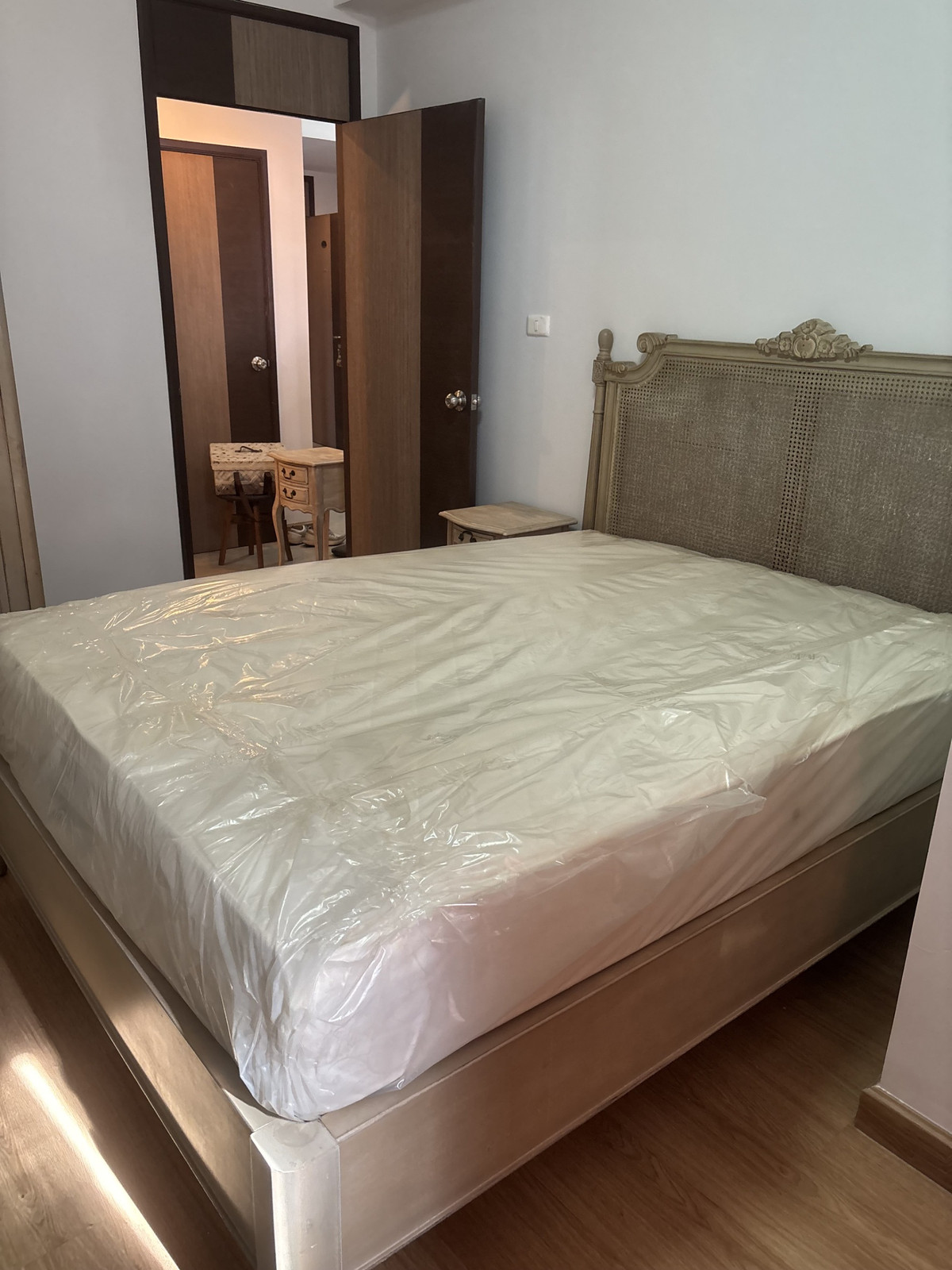 For RentCondoWongwianyai, Charoennakor : Supalai river resort, near BTS Wongwian Yai, easy travel, large room, next to the river. If interested, make an appointment to see immediately, call.