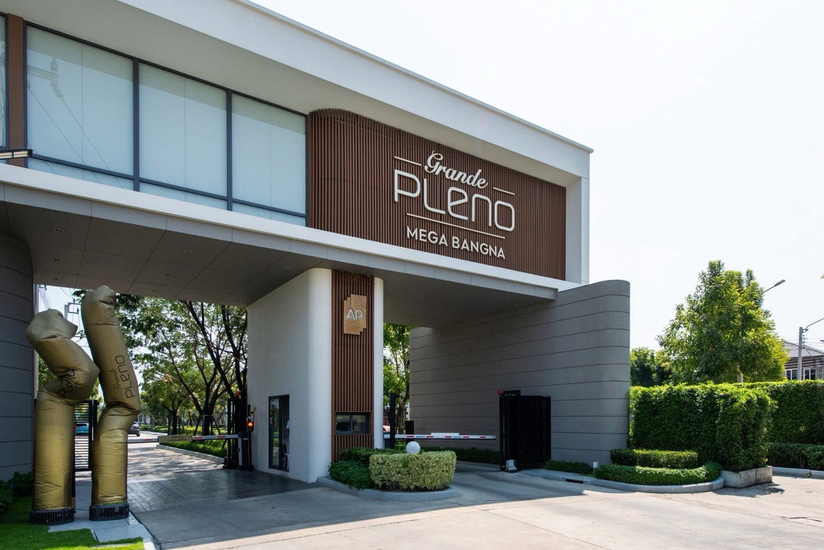 For RentSamut Prakan,Samrong : Semi-detached house for rent, lots of space, fully furnished, has a Home Automation system, highly convenient, near Mega Bangna mall, Grand Pleno Mega Bangna Village, ready to move in ✨