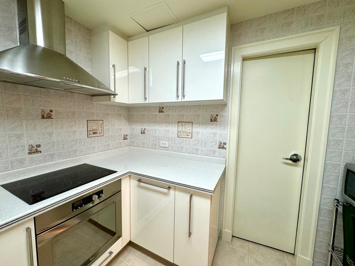 For SaleCondoWitthayu, Chidlom, Langsuan, Ploenchit : Langsuan Ville: 1+1 bed 1bath 97.05sqm. 17,000,000 transfer fee 50/50 Am: 0656199198