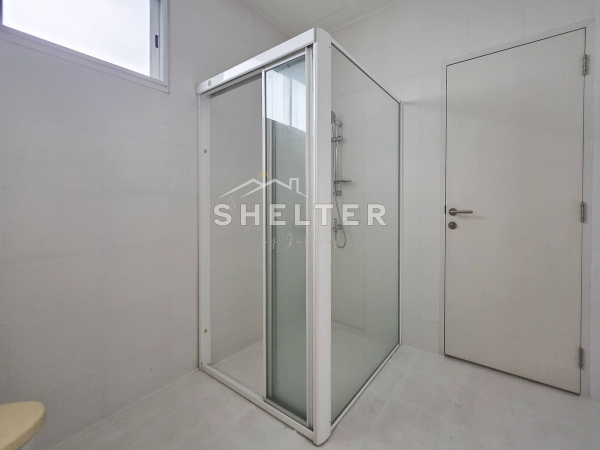 For SaleHousePattanakan, Srinakarin : 3-story detached house, modern style Project electrical wires into the ground Near The Nine and ABAC 🏠