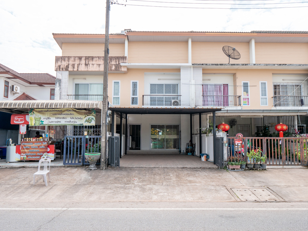 ขายทาวน์โฮมนครพนม : #ขายบ้านริมแม่น้ำโขง #เมืองนครพนม ทำเลดีมากๆ สวยสภาพดี 95% ขายถูก พร้อมอยู่ได้เลย 100 เมตร ถึงริมโขง  #ขายทาวน์เฮาส์ริมโขง 2 ชั้น ขนาด 34.9 ตรว. พื้นที่ใช้สอยรวม 200 ตรม. 2 นอน 2 น้ำ 1 ครัว 2 ที่จอดรถ 