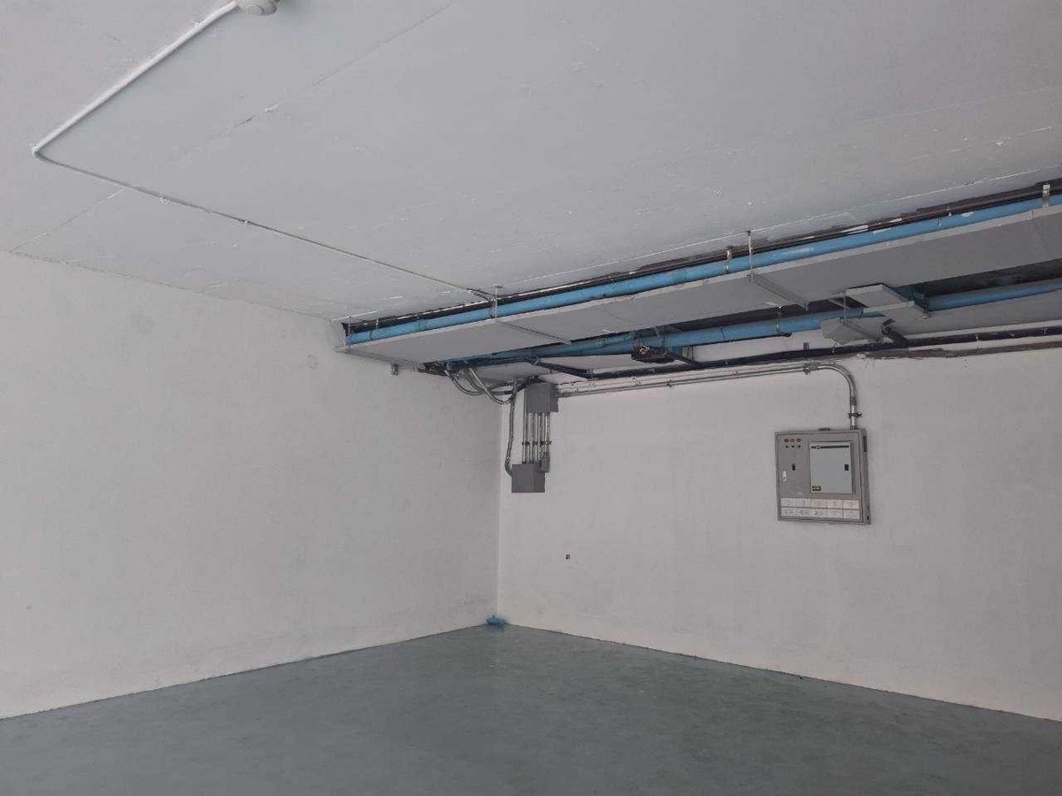 For RentRetail SpaceSukhumvit, Asoke, Thonglor : Space for rent for doing business, 80 square meters @ Thonglor Sukhumvit 55, Floor G, has parking.